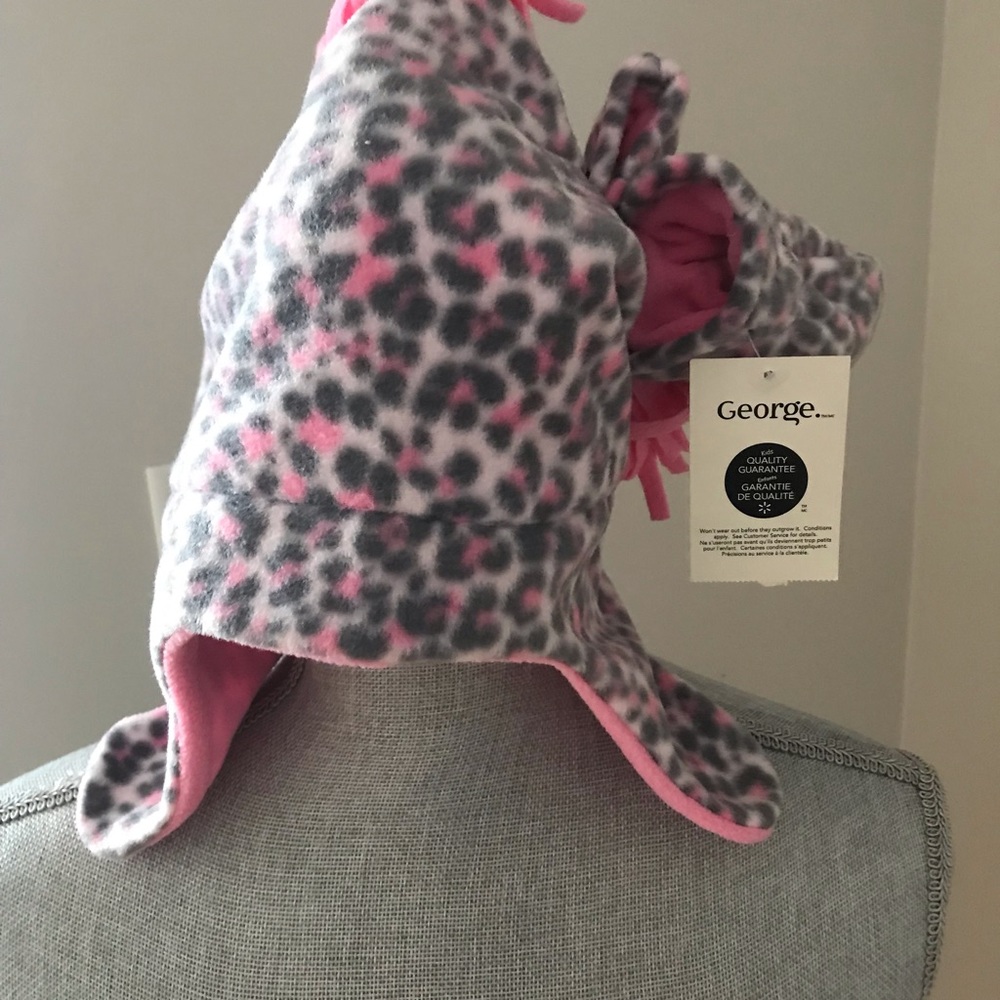George Winter hat and glove set
